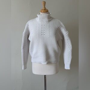 525 America Revolve Chunky White Turtleneck Sweater – Size S